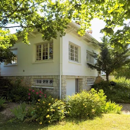 Sur Gironde - Face A L'estuaire Pour Cette Maison Des Annees 70 Villa *