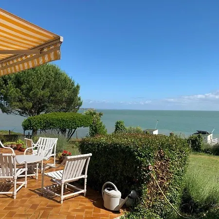 Sur Gironde - Face A L'estuaire Pour Cette Maison Des Annees 70 * 메쉐르-수르-지롱드