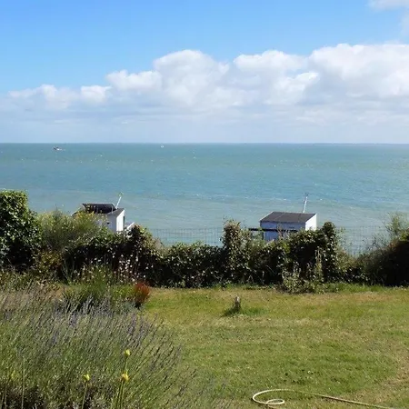 Sur Gironde - Face A L'estuaire Pour Cette Maison Des Annees 70 빌라 *