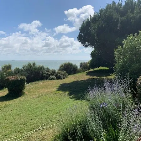 Sur Gironde - Face A L'estuaire Pour Cette Maison Des Annees 70 빌라